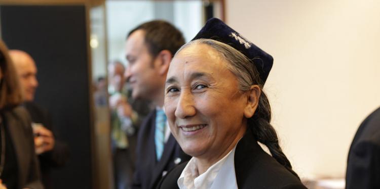 La pieza señala que estos esfuerzos son parte de una campaña llevaba a cabo por China para tratar de controlar a esta etnia.