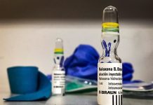 naloxona, un medicamento que puede salvar sus vidas si sufren una sobredosis de estos potentes analgésicos.