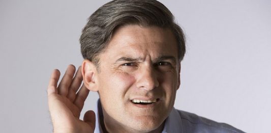 Las últimas estimaciones indican que el 5 % de la población mundial (466 millones de personas) tiene alguna discapacidad auditiva.