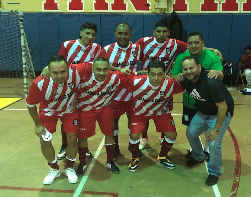 El 'aguerrido' equipo Express 11, buscar&aacute; este viernes 22 de marzo, salir airoso de la ronda cuartos de final en la Brooklyn Champions League.&nbsp;(Foto: Cortes&iacute;a).