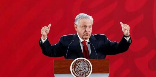 López Obrador aseveró que "no se puede condenar la migración" de los centroamericanos porque forma parte de los "derechos humanos" el "derecho a vivir libre de la miseria".