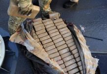 Autoridades incautan en Puerto Rico más 1.000 kilos de cocaína Oficiales de aduanas incautaron hace una semana de 2.513 libras (unos 1.140 kilos) de cocaína, valoradas en 28,5 millones.
