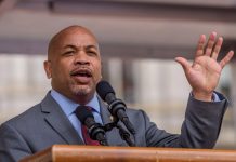 Exigen el uso de cámaras corporales a todos los agentes de la policía del Estado de Nueva York Carl Heastie, y el asambleísta Jeffrey Dinowitz anunciaron hoy la aprobación de una legislación que evitaría que las personas opten por no recibir las vacunas a menos que no sea por excepción médica.