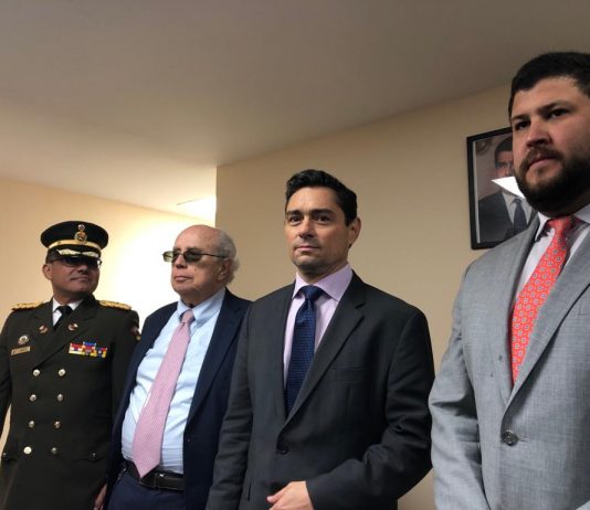 Enviado de Guaidó toma agregaduría militar venezolana y consulado en Nueva York Vecchio explicó que la toma de la agregaduría castrense fue posible gracias al coronel José Luis Silva Silva.