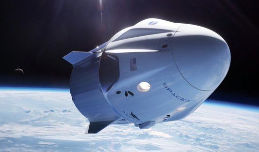SpaceX lanza una cápsula diseñada para tripulación rumbo a estación espacial Este nuevo módulo espacial cuenta con nuevos sistemas de soporte de vida para la tripulación.