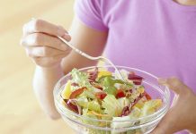 Dieta baja en calorías que "simula el ayuno" alivia los problemas estomacales El régimen alimenticio basado en bajas calorías y que "imita el ayuno" mostró ser efectivo para reducir la Enfermedad Inflamatoria Intestinal (IBD).