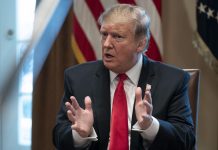 Trump dice que no le "molestaría" que se publicara el informe de "trama rusa" Trump sí que lamentó que Mueller no hubiese finalizado su informe "mucho antes": "No podemos dejar que esto ocurra a otro presidente de nuevo", remarcó.