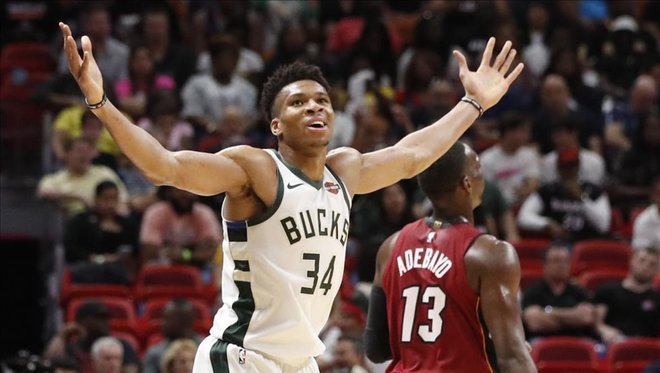 Giannis Antetokounmpo se acercó al triple-doble.