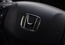 Honda llama a revisión a vehículos en Estados Unidos con airbag de Takata Takata produjo decenas de millones de airbag defectuosos que fueron instalados en vehículos de numerosos fabricantes.