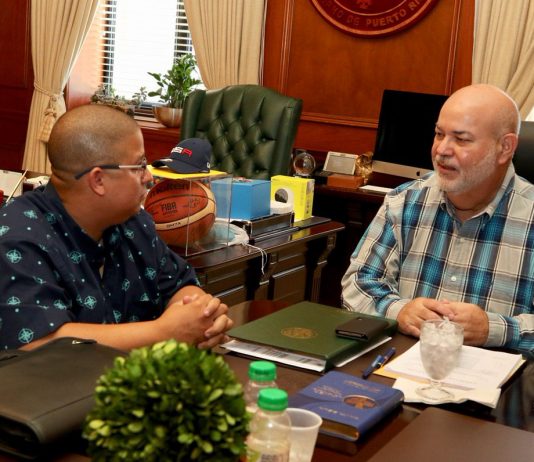 El líder legislativo informó que la reunión se centró en la discusión de asuntos relacionados a las diversas causas benéficas impulsadas por Héctor "El Father".