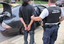 Informe revela que ICE entró en albergues de Nueva York sin orden judicial Agentes del Servicio de Inmigración y Aduanas logran burlar las leyes "santuario" que protegen a los inmigrantes indocumentados gracias a la colaboración "informal"