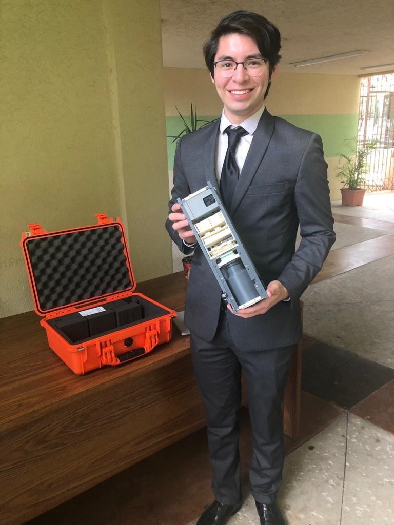 S&aacute;nchez de la Vega, que ha visitado la NASA en tres ocasiones, cumple con las tareas de ingenier&iacute;a de sistemas, que incluyen el dise&ntilde;o y la fabricaci&oacute;n de la estructura CubeSat.