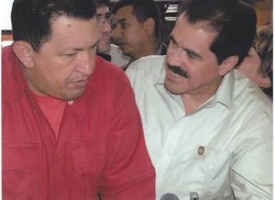Jos&eacute; E. Serrano, actualmente es el hispanoamericano de mayor antig&uuml;edad en la C&aacute;mara de Representantes del Congreso de Estados Unidos, ha representado al Bronx en el Congreso desde 1990 y ha sido frontal defensor de Fidel Castro y Hugo Ch&aacute;vez.