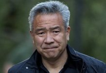 El presidente de Warner Bros deja el cargo por relación con una joven actriz La salida de Tsujihara se produce tras haberse filtrado mensajes entre el ejecutivo, un par de sus socios y la actriz de 21 años.