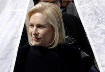 Senadora Gillibrand obtiene más de $1.3B en fondos para la red eléctrica y la seguridad alimentaria de Puerto Rico La senadora Kirsten Gillibrand, una de las aspirantes a la candidatura demócrata a la Casa Blanca en 2020, atacó este domingo con dureza al actual presidente, Donald Trump