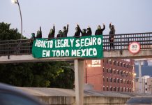 Estas mujeres manifestaron que con la penalización del aborto se criminaliza a las mujeres y pone sus vidas en riesgo.