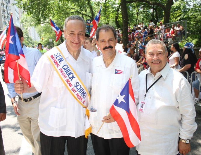 El senador Chuck Schumer, el Congresista Jos&eacute; Serrano y Federico P&eacute;rez