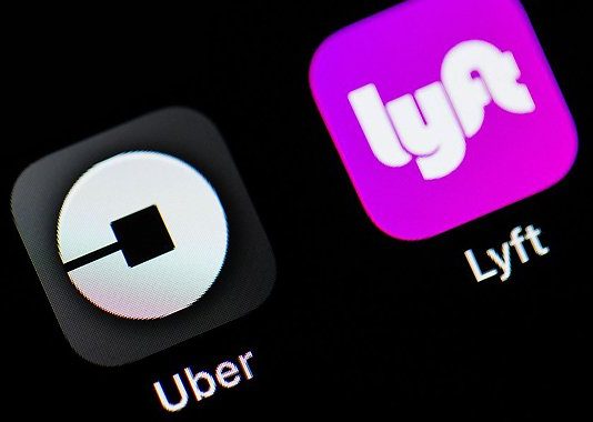 Lyft se adelanta a Uber y solicita cotizar en la Bolsa de Nueva York Según el documento, Lyft está arrebatando mercado a Uber y ya controla el 39 % del mercado.