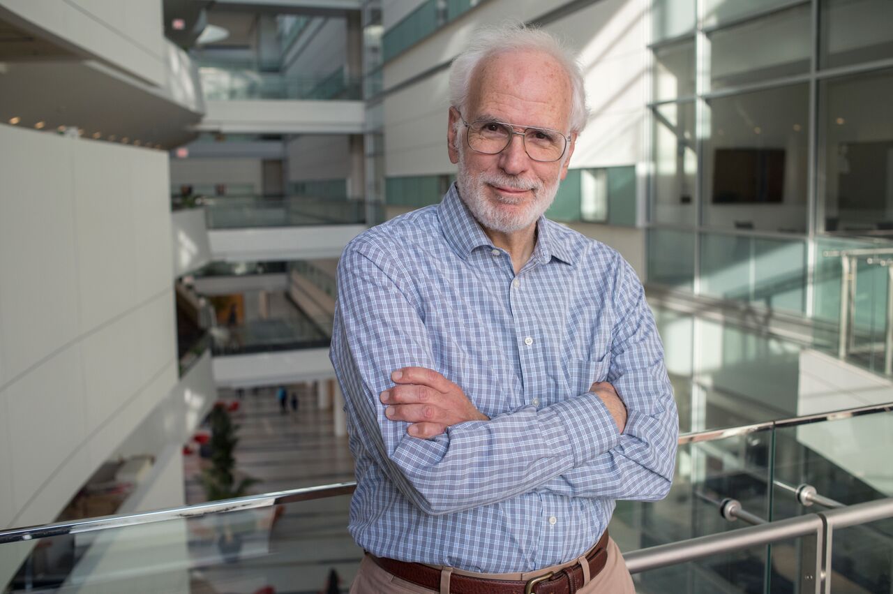 Robert Miller, Biogeront&oacute;logo de la Universidad de Michigan. 