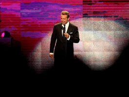 Las empresas productoras del concierto que el cantante mexicano Luis Miguel tenía previsto ofrecer el pasado miércoles en Guayaquil y que fue suspendido por fuertes lluvias