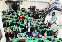 La presencia en el pleno del Senado de México de pañuelos verdes que simbolizan el apoyo a la legalización del aborto desencadenó este jueves en una trifulca