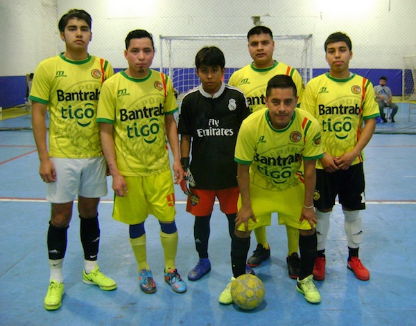 El equipo de Municipal que se encuentra en plena 'pelea' por la clasificación en la Fair Play Soccer League/Liga Juego Limpio. (Foto: Buki Chapin).