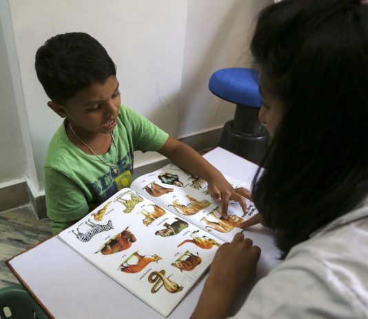 Encuentran 'diferencias sorprendentes' en el metabolismo de los niños con autismo La Defensoría de las Personas con Impedimentos en Puerto Rico hizo hoy un llamamiento a la ciudadanía para observar mañana martes, 2 de abril como un día especial para educar sobre el autismo.