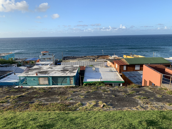 Barrio La Perla con la mejor vista de San Juan.