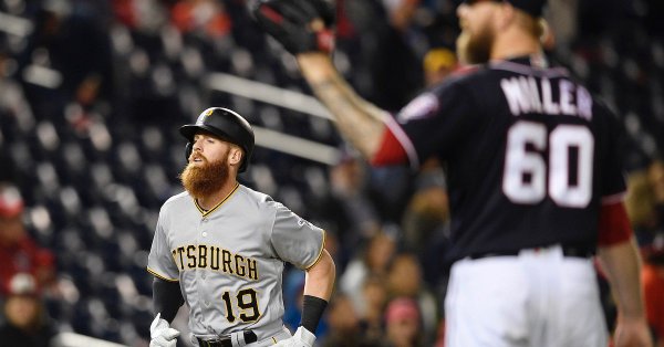 Colin Moran pegó jonrón en la décima entrada.