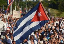 Parlamento cubano declara su "total condena" a ley Helms-Burton La Asamblea Nacional de Cuba declaró su "absoluto rechazo" a la "política hostil" de Estados Unidos y su "total condena" a la ley Helms-Burton.