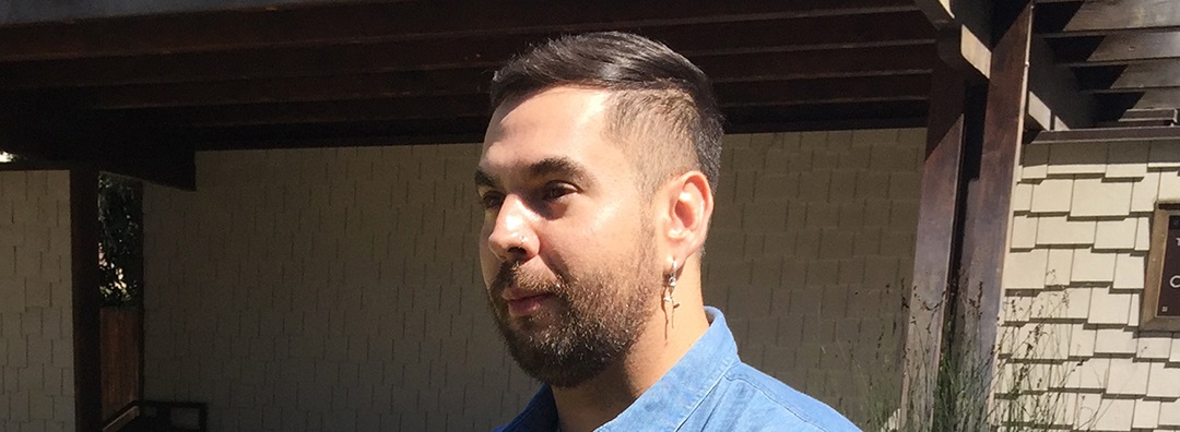 Mario asegura que todo lo que dicen los informes sobre la falta de cuidado en el centro de detenci&oacute;n es cierto. (Sarah Varney/KHN)