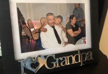 Grupos denuncian atención médica y de salud mental deficiente a los detenidos por ICE Una foto familiar de José Contreras. Su hermana María está preocupada por su deterioro físico y mental desde que fue detenido. (Sarah Varney/KHN)