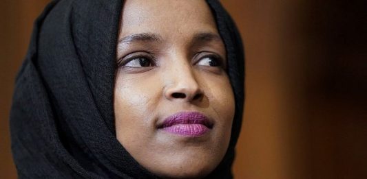 Ilhan Omar protagonizó el pasado febrero unos comentarios en los que sugirió que los defensores del Estado de Israel en Estados Unidos son "leales" a Israel.