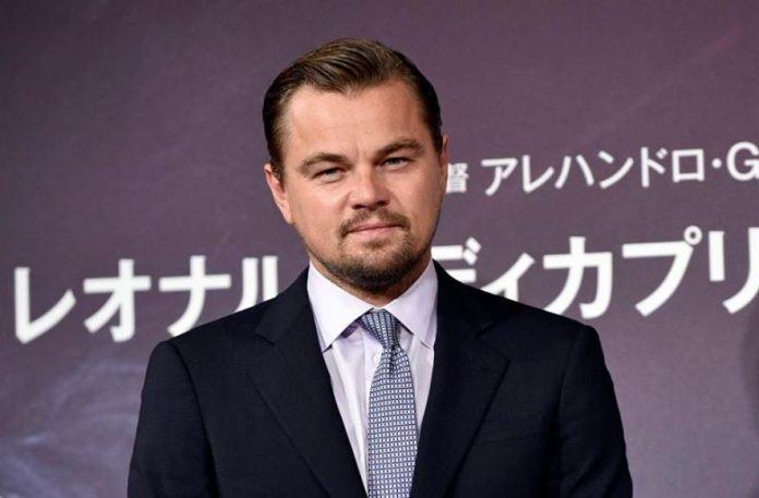 Leonardo DiCaprio El actor estadounidense Leonardo DiCaprio está negociando ser el protagonista de la nueva película del cineasta mexicano Guillermo del Toro, que se titulará