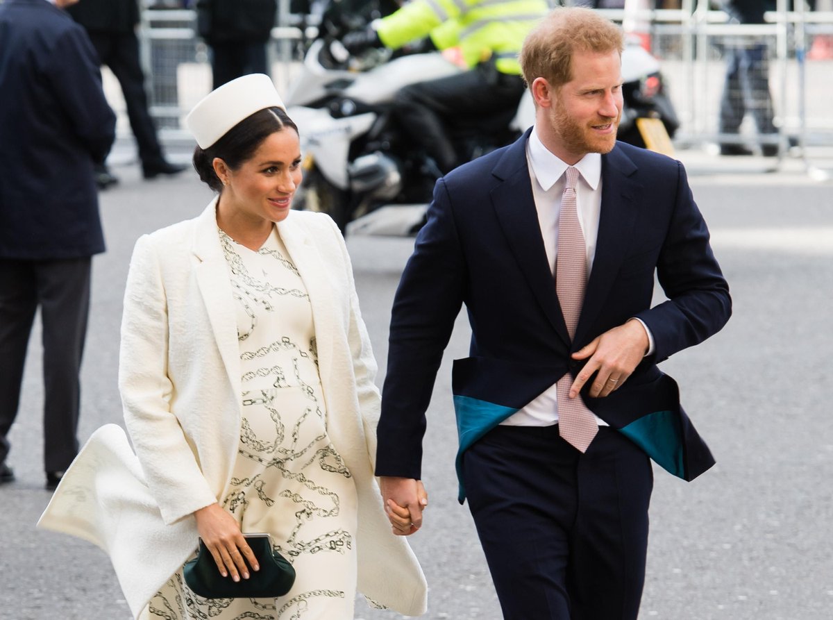La exactriz y nueva integrante de la familia real brit&aacute;nica ha recibido numerosas cr&iacute;ticas por parte de los medios por su complicada relaci&oacute;n con su padre y su hermanastra.