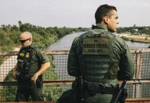 La Patrulla Fronteriza del Sector Del Río informó que el primer rescate se efectuó el 12 de abril.
