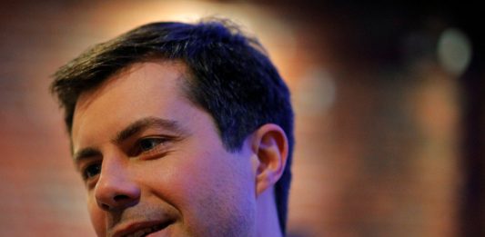 Pete Buttigieg, el primer candidato presidencial abiertamente gay.