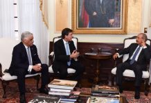 República Dominicana y Puerto Rico promoverán inversión y comercio bilateral El canciller de la República Dominicana, Miguel Vargas; el secretario de Estado de Puerto Rico, Luis Rivera y el Presidente de la República Dominica, Danilo Medina.