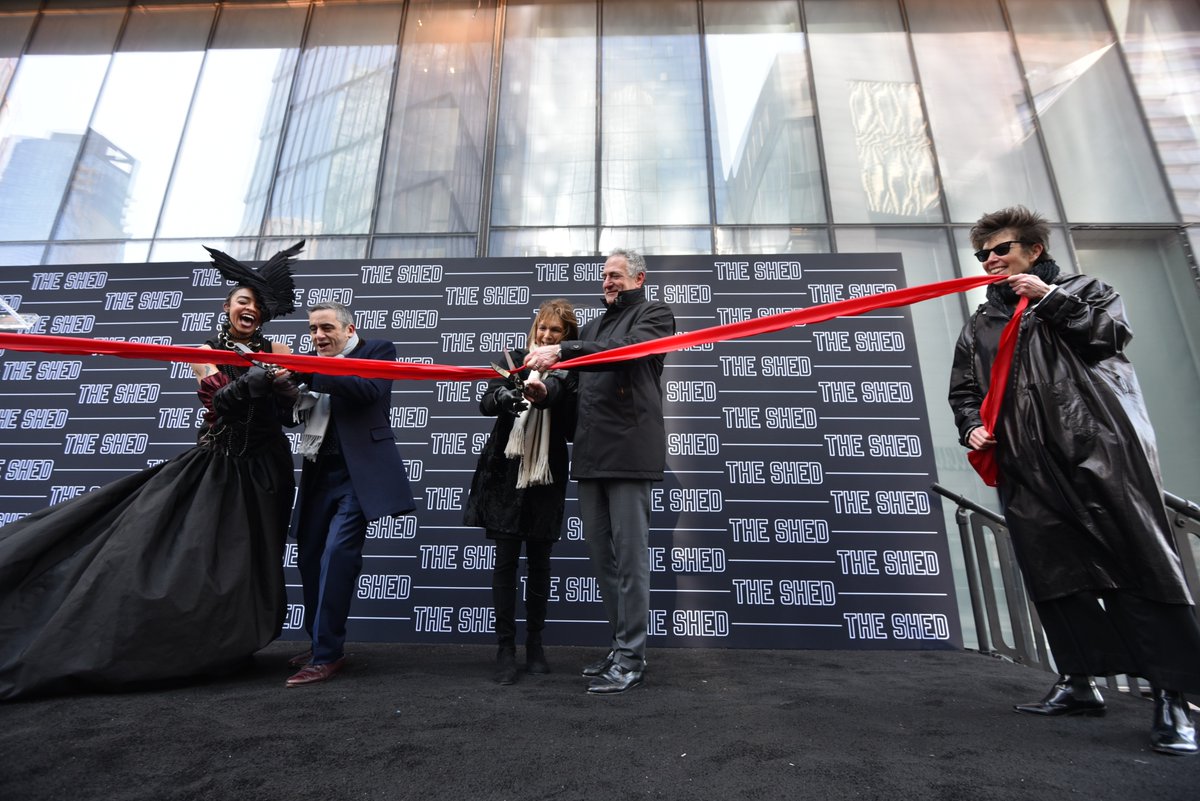 Autoridades y artistas asistieron a la ceremonia oficial de inauguraci&oacute;n del nuevo centro cultural de Nueva York, The Shed.