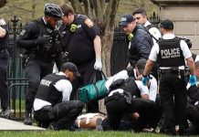 Una persona intenta prenderse fuego frente a la Casa Blanca Los hechos tuvieron lugar hacia las 15.15 hora local.