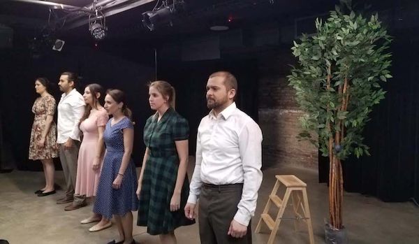 Ursula Tinoco, Samuel Garnica, Gem ma Ibarra, Andrea Velasco, Yessi Hern&aacute;ndez y Francisco Cardozo, durante el saludo final de Delicadas