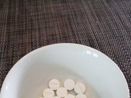 Las farmacias de Nueva York podrán vender anticonceptivos hormonales sin receta El fiscal del distrito neoyorquino de Manhattan, Cyrus Vance, informó este martes del arresto de tres hombres por operar una red que vendía cientos de miles de pastillas falsas de Xanax y otras sustancias controladas