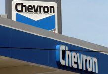 Trump extiende la licencia de Chevron en Venezuela hasta el 27 de mayo La petrolera Chevron llegó a un acuerdo definitivo para adquirir a su rival Anadarko Petroleum, por 33.000 millones de dólares, anunció este viernes la empresa compradora.