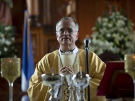 El obispo auxiliar de la Arquidiócesis de Managua, Silvio Báez, uno de los personajes más influyentes de Nicaragua y crítico del presidente Daniel Ortega, cumple este domingo sus 61 años de vida