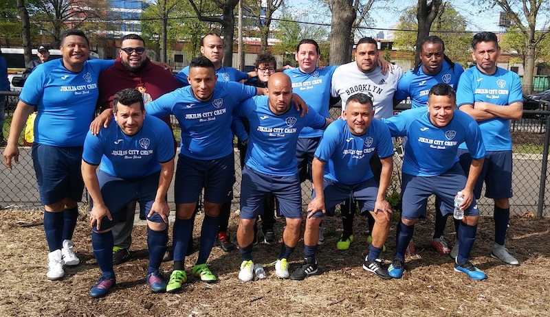 La primera formación que presentó los Amigos de Alex F.C., en la apertura del campeonato 2019, en la Liga de Fútbol Guatemala. (Foto: Buki Chapin)