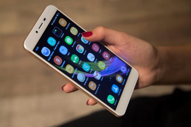 Seg&uacute;n alega el demandante, explic&oacute; hoy la polic&iacute;a en un comunicado, utiliz&oacute; las aplicaciones de WhatsApp y la red social TAG para grabar un v&iacute;deo sexual que comparti&oacute; con una mujer, que identific&oacute; como Linda.