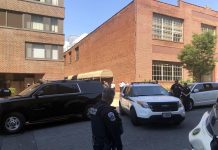 Agentes sacan a últimos activistas chavistas de embajada venezolana Los activistas fueron detenidos por agentes especiales del Servicio de Seguridad Diplomática del Departamento de Estado.