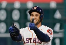 Los Astros anotaron tres carreras en un lapso de tres bateadores en el segundo episodio.