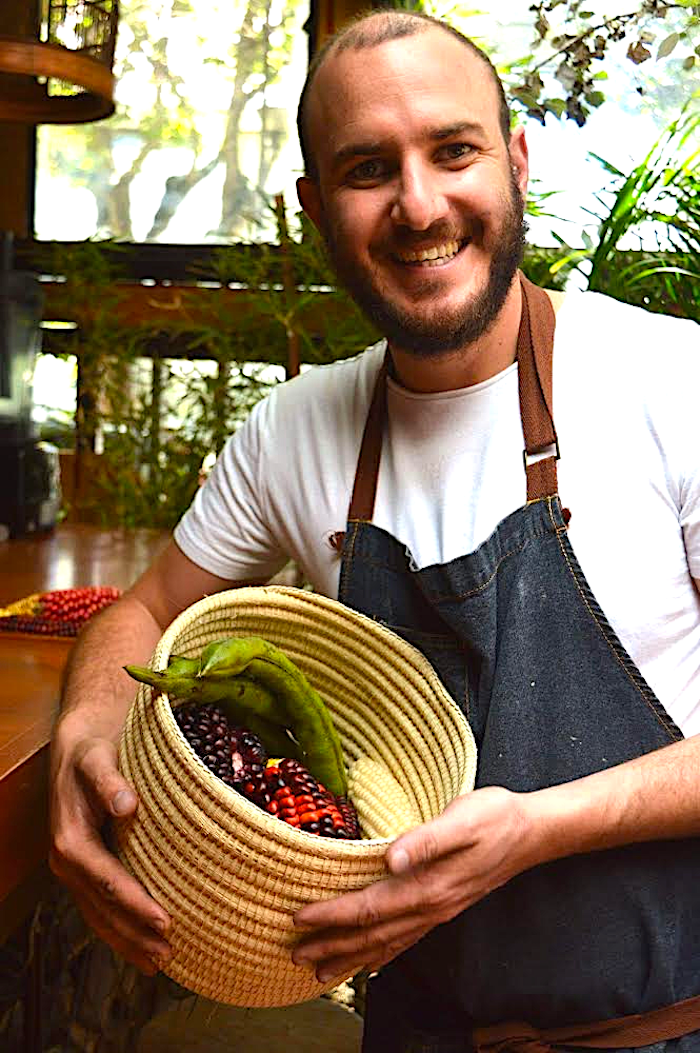 El Chef Juan Sebasti&aacute;n P&eacute;rez ha realizado investigaciones de campo en varias cocinas latinoamericanas y es promotor del rol de los chefs y de los restaurantes, en la valoraci&oacute;n de la nutrici&oacute;n, las ra&iacute;ces hist&oacute;ricas y la protecci&oacute;n de la biodiversidad.