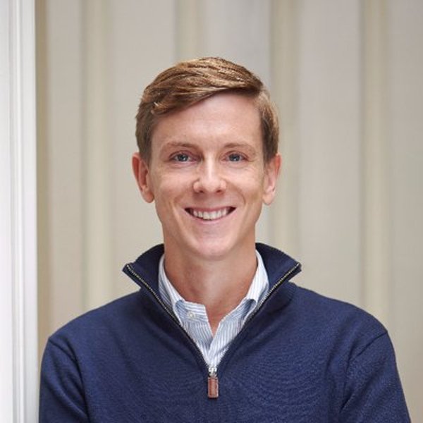 Hughes alerta del inmenso poder de Zuckerberg y de la falta de control sobre &eacute;l y sus acciones al frente de la red social.